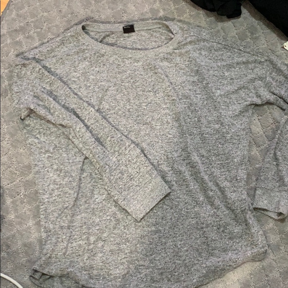 Long sleeve gray loose lounge top
